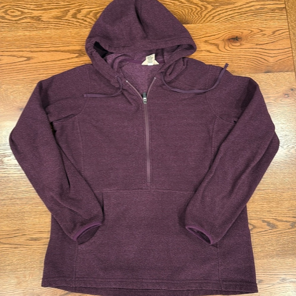 Duluth ladies hoodie purple/mauve.  Very pretty color  Worn a handful of times